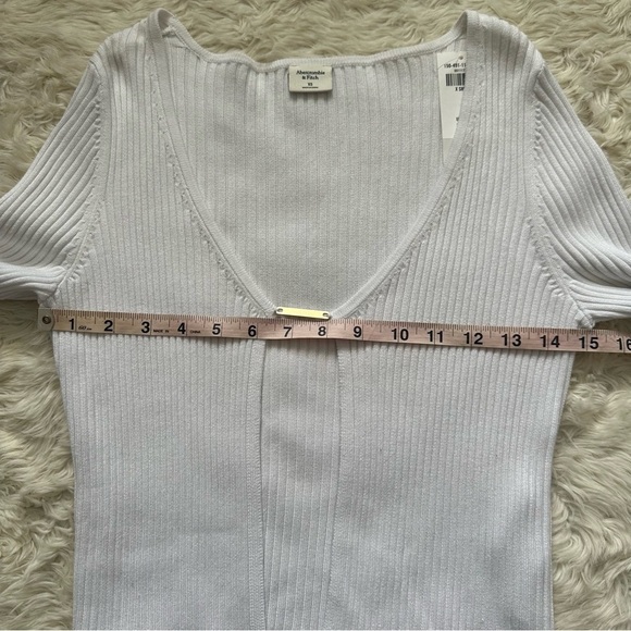 Abercrombie & Fitch Top Slim Bar Closure Open Cardigan Ribbed White XS NWT New - Picture 9 of 11